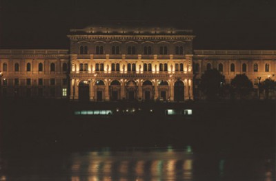 Budapest, Universität für Wirtschaftswissenschaften -  Hauptgebäude Rekonstruktion