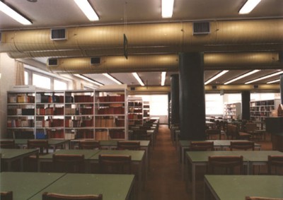 Budapest, Universitá di Economia di Budapest -  Biblioteca